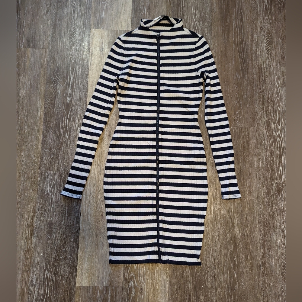 Guess bodycon zipper striped dress